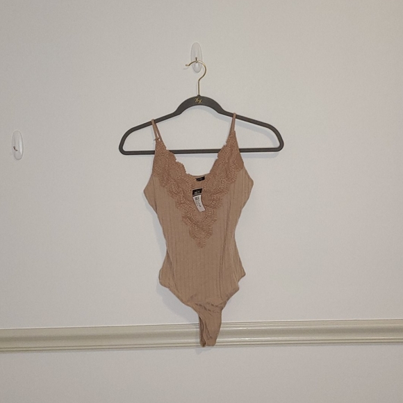 Rue21 Tan Crochet Ribbed Bodysuit XS NWT - Picture 4 of 6